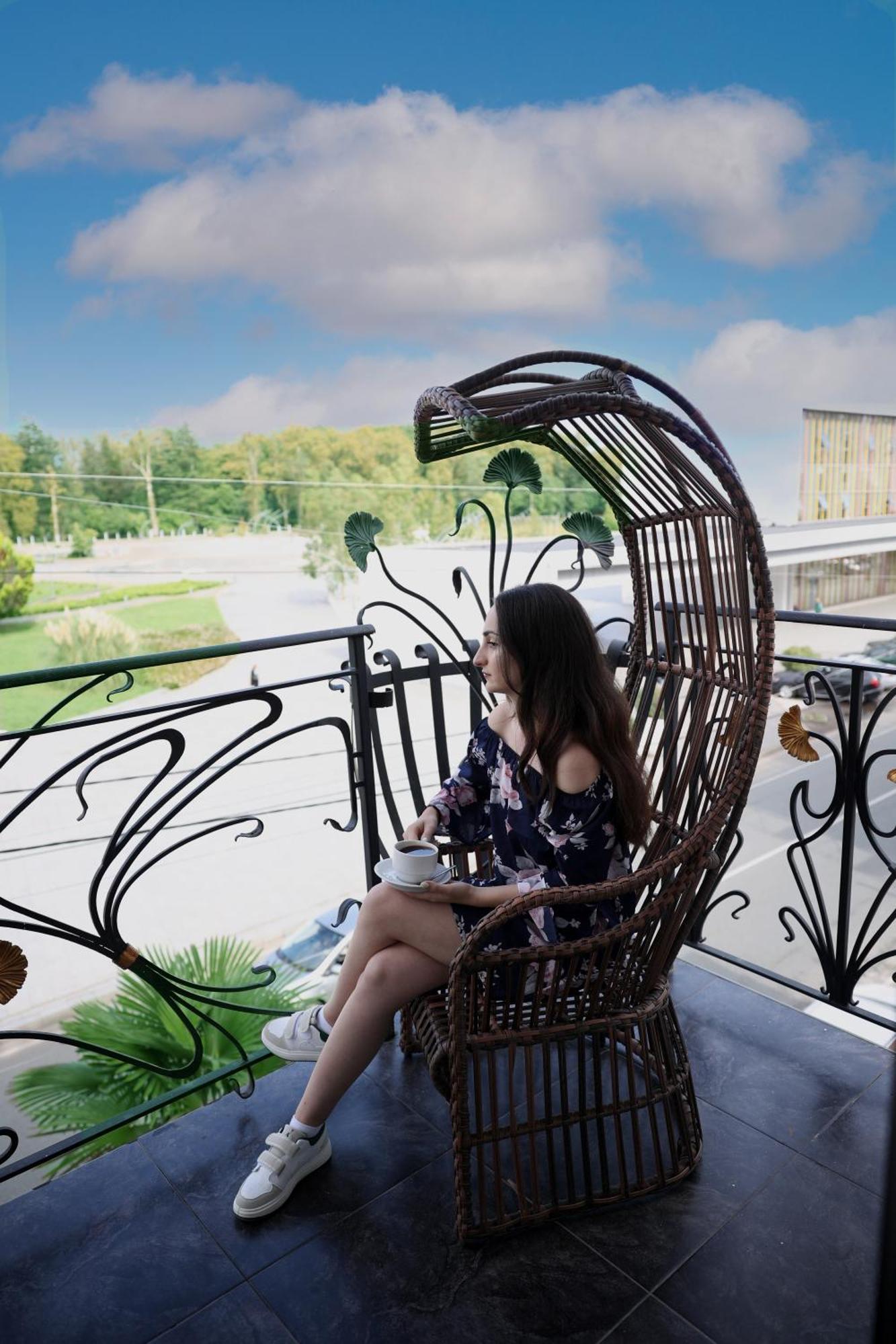 Garden Palace Zugdidi Zewnętrze zdjęcie