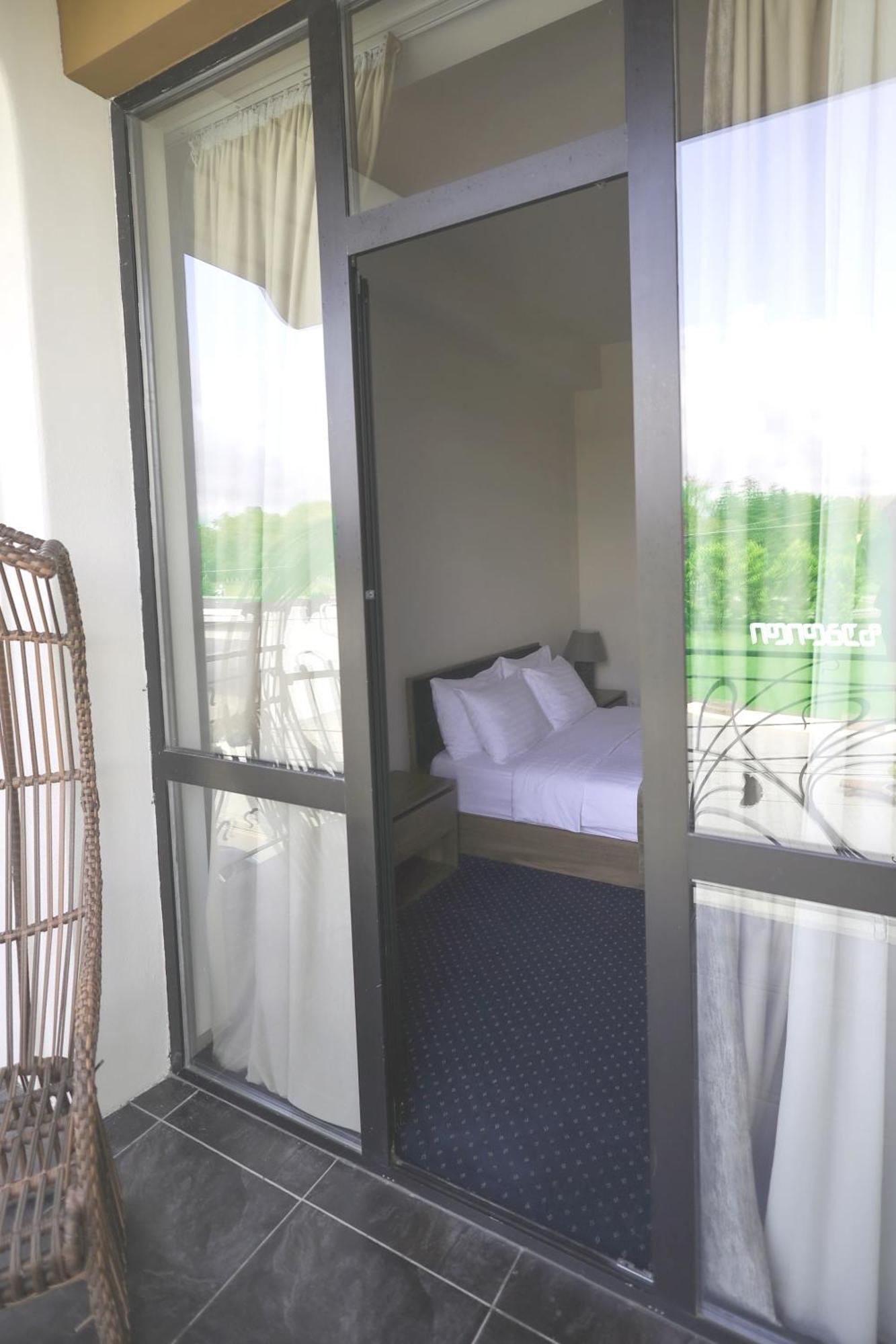Garden Palace Zugdidi Zewnętrze zdjęcie