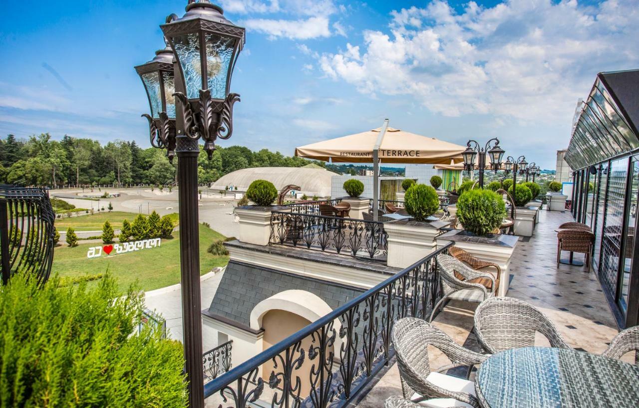 Garden Palace Zugdidi Zewnętrze zdjęcie